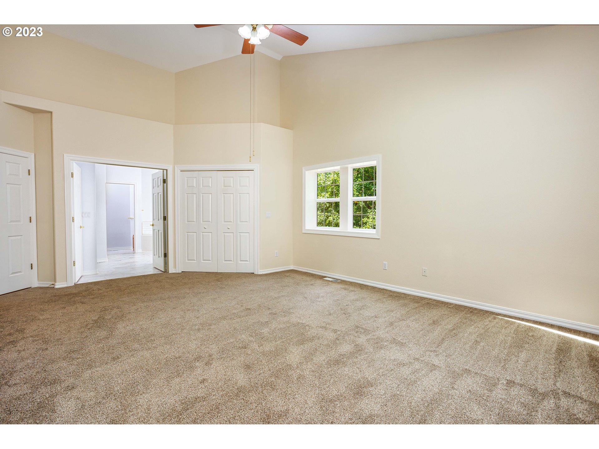 280 South 15th Court Ridgefield, WA 98642 - Photo 17 of 44 an empty room with windows and closet