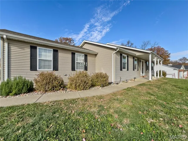 $285,000 | 109 North Meyer Avenue, Valmeyer, IL 62295