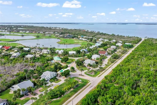 $599,900 | 984 Greenwood Court South, Sanibel, FL 33957