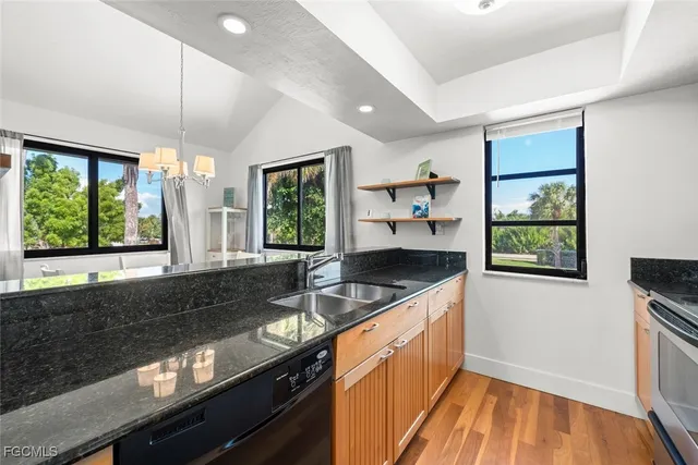 $599,900 | 984 Greenwood Court South, Sanibel, FL 33957