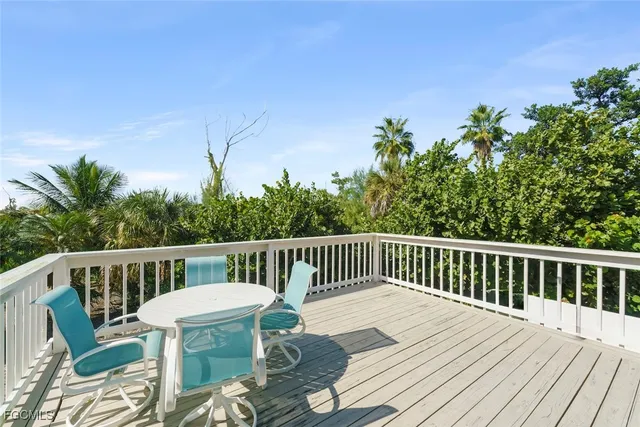 $599,900 | 984 Greenwood Court South, Sanibel, FL 33957