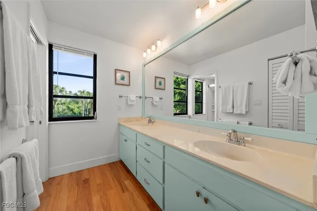 $599,900 | 984 Greenwood Court South, Sanibel, FL 33957