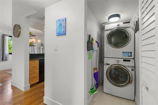 $599,900 | 984 Greenwood Court South, Sanibel, FL 33957