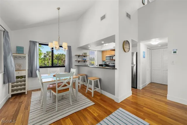 $599,900 | 984 Greenwood Court South, Sanibel, FL 33957