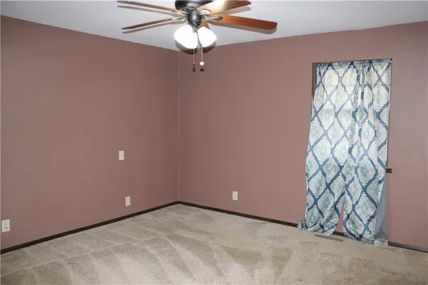 $275,000 | 1805 Cambridge Lane, Pittsburg, KS 66762