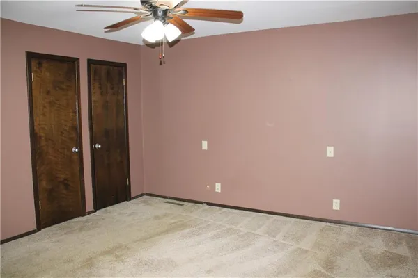 $275,000 | 1805 Cambridge Lane, Pittsburg, KS 66762