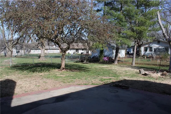 $275,000 | 1805 Cambridge Lane, Pittsburg, KS 66762