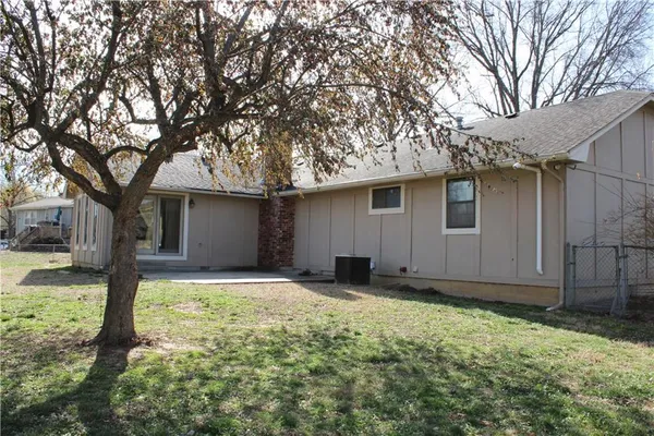 $275,000 | 1805 Cambridge Lane, Pittsburg, KS 66762