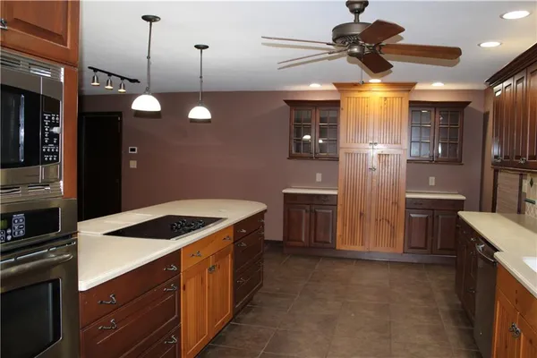 $275,000 | 1805 Cambridge Lane, Pittsburg, KS 66762