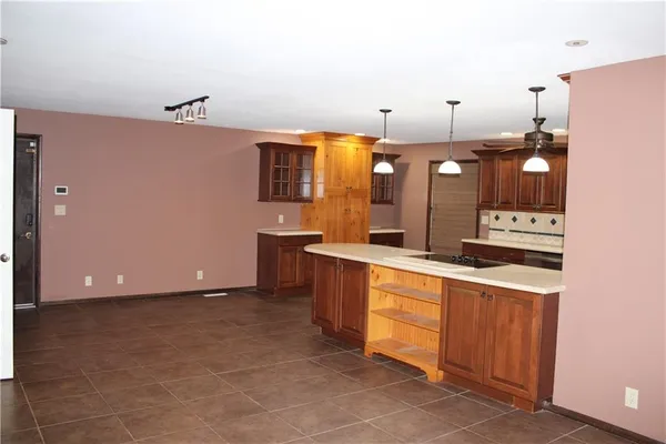 $275,000 | 1805 Cambridge Lane, Pittsburg, KS 66762