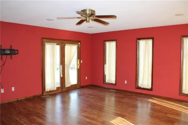 $275,000 | 1805 Cambridge Lane, Pittsburg, KS 66762