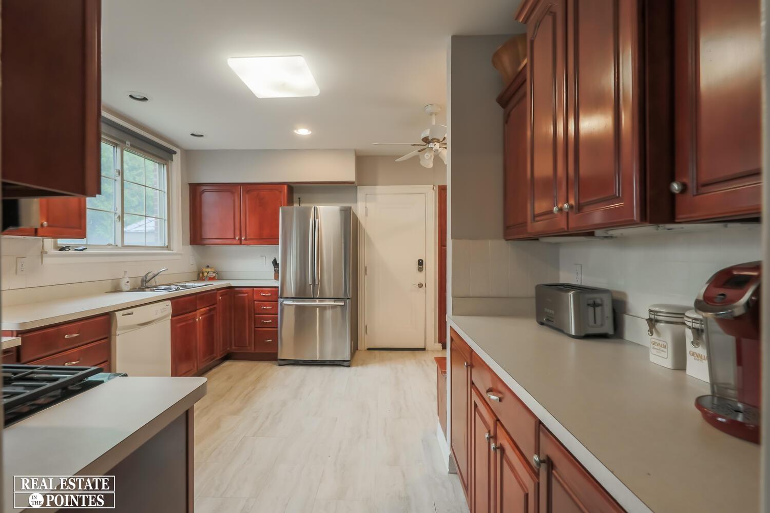 344 Neff Road Grosse Pointe, MI 48230 - Photo 9 of 41