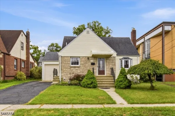 $649,000 | 208 Baldwin Avenue, New Milford, NJ 07646