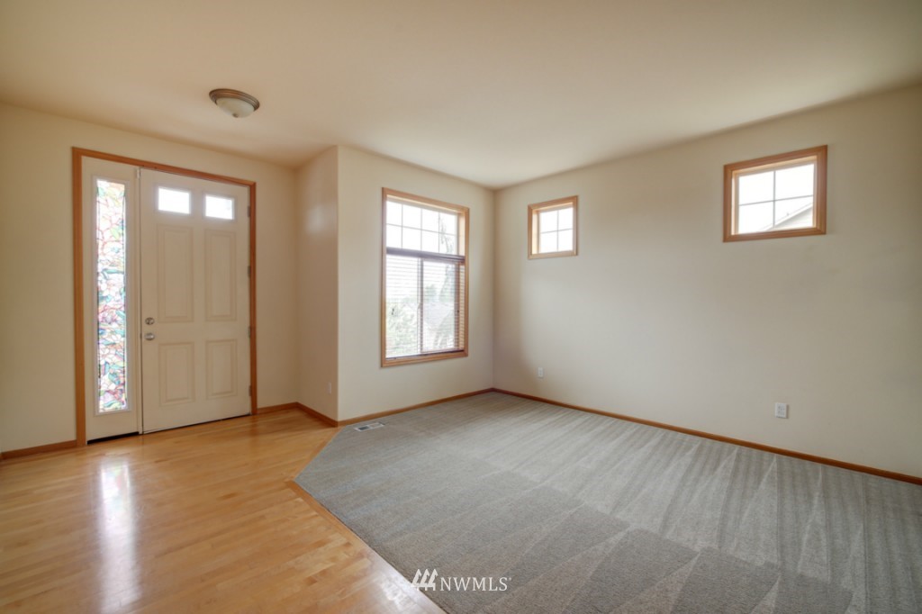 3504 Mill Avenue South Renton, WA 98055 - Photo 2 of 25 Gallery Image 2