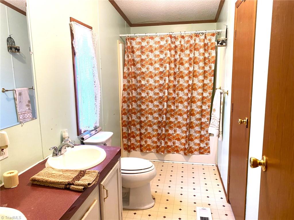 1642 Boiling Springs Road Purlear, NC 28665 - Photo 8 of 18 Master Bath
