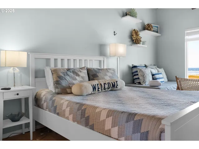 $335,000 | 2316 Beach Drive, Unit 157, Seaside, OR 97138