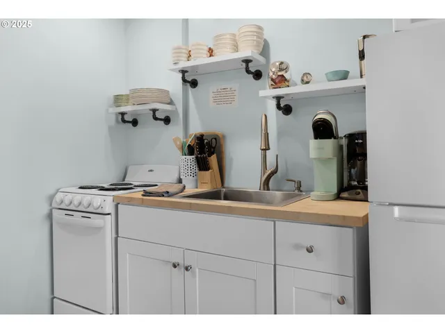 $335,000 | 2316 Beach Drive, Unit 157, Seaside, OR 97138