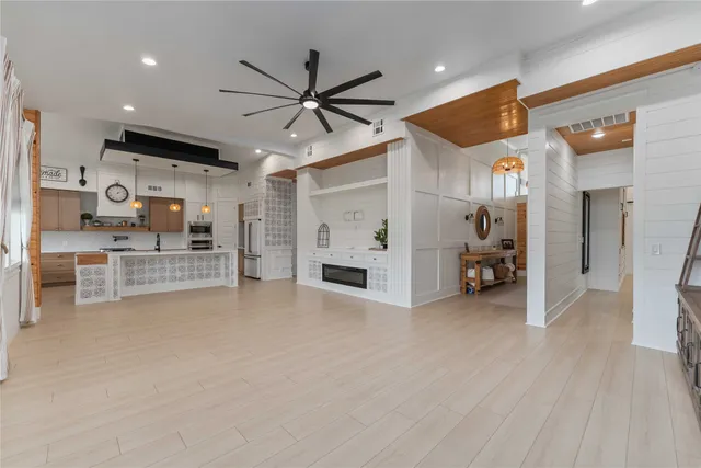 $480,000 | 209 Horse Shoe Trail, Angleton, TX 77515