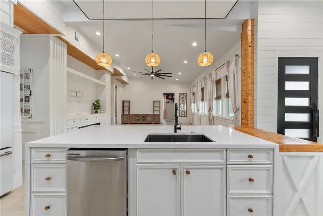 $475,000 | 209 Horse Shoe Trail, Angleton, TX 77515