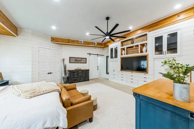 $480,000 | 209 Horse Shoe Trail, Angleton, TX 77515