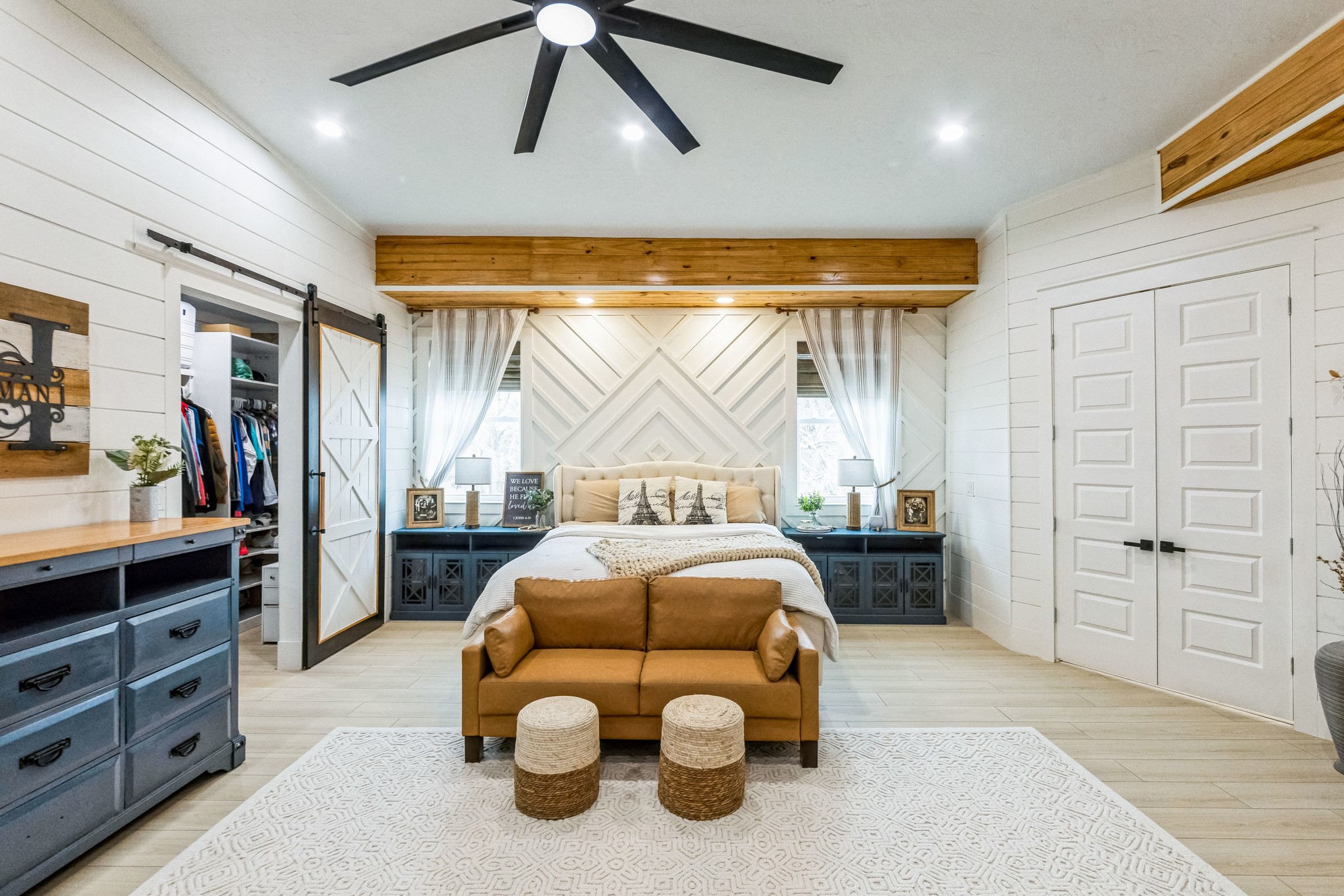 209 Horse Shoe Trail Angleton, TX 77515 - Photo 2 of 43 a bed room with a bed and a window