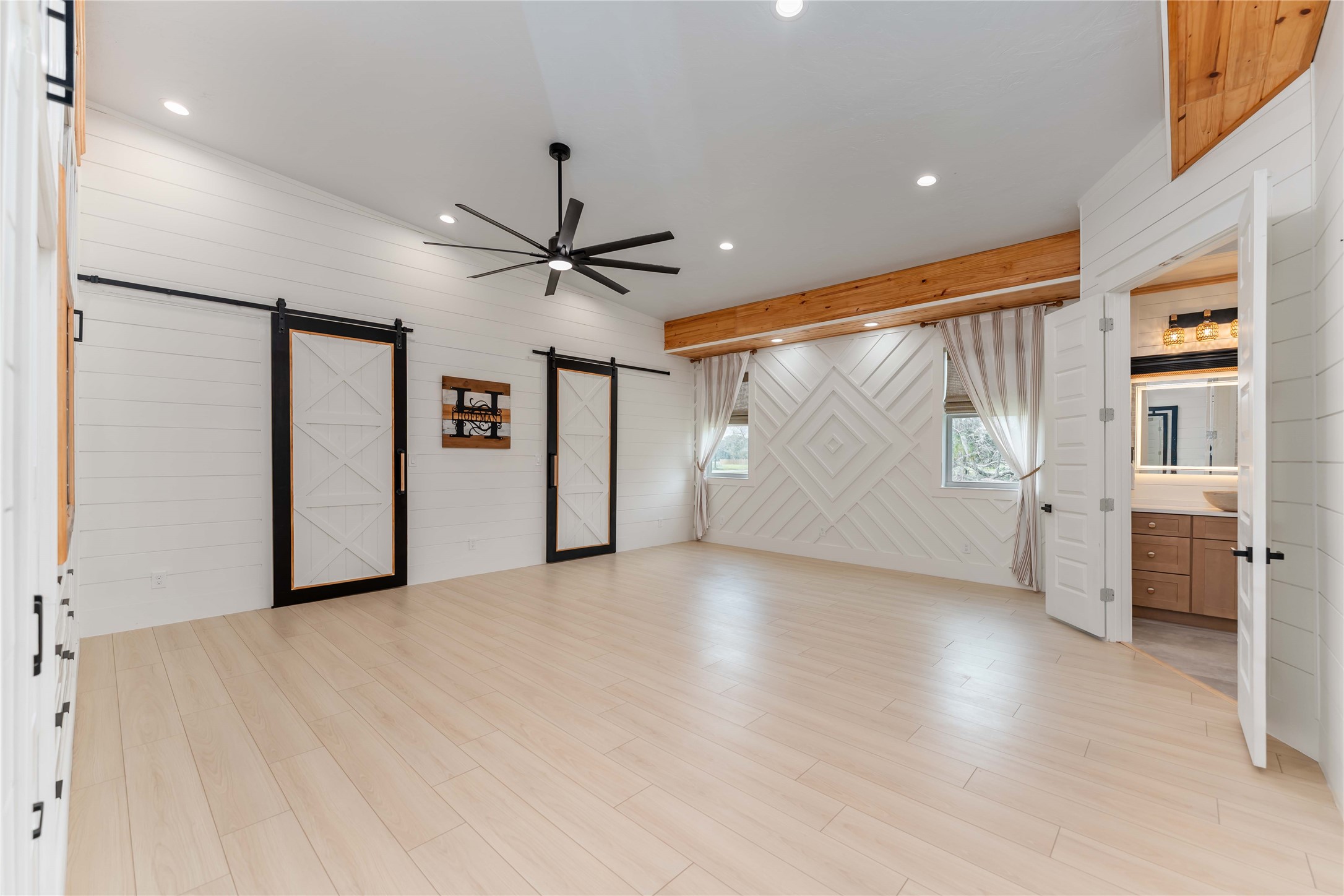 209 Horse Shoe Trail Angleton, TX 77515 - Photo 20 of 43