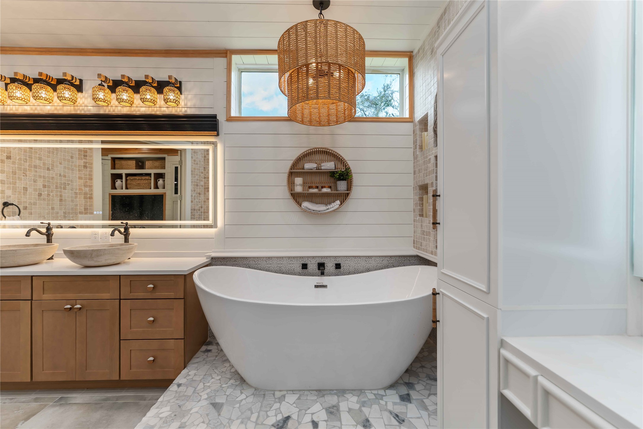 209 Horse Shoe Trail Angleton, TX 77515 - Photo 25 of 43 a bathroom with a sink and a mirror