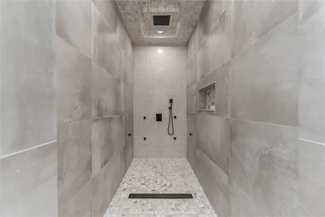 a view of a house with a big yard