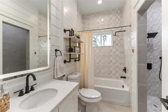 $475,000 | 209 Horse Shoe Trail, Angleton, TX 77515