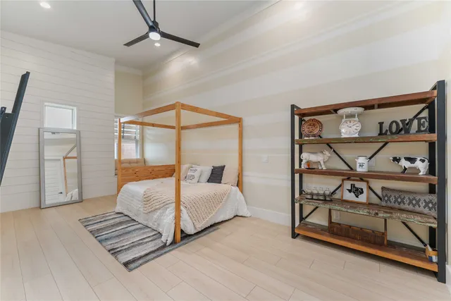 $480,000 | 209 Horse Shoe Trail, Angleton, TX 77515