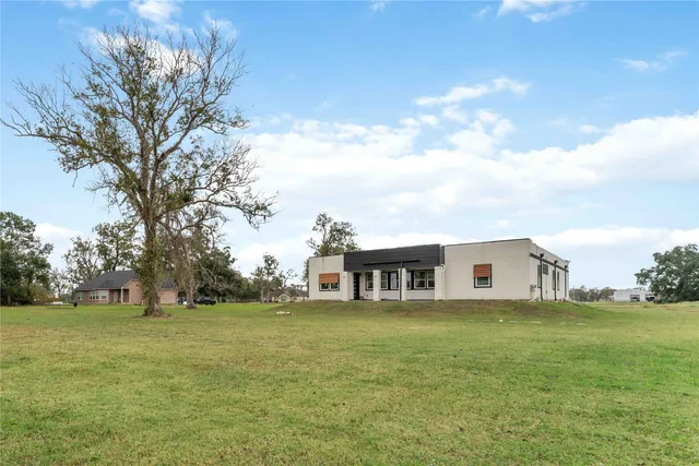 $480,000 | 209 Horse Shoe Trail, Angleton, TX 77515