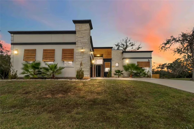 $480,000 | 209 Horse Shoe Trail, Angleton, TX 77515