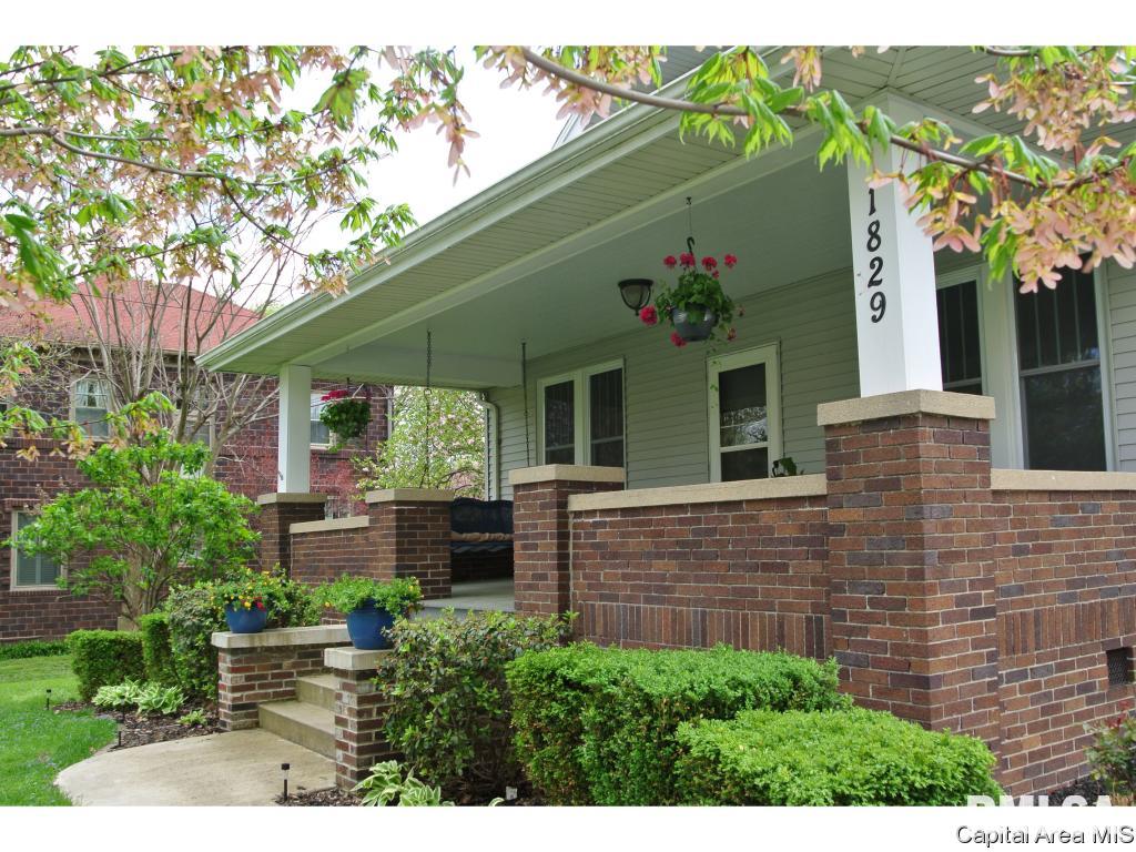 1829 Mound Road Jacksonville, IL 62650 - Photo 1 of 36 Gallery Image 1