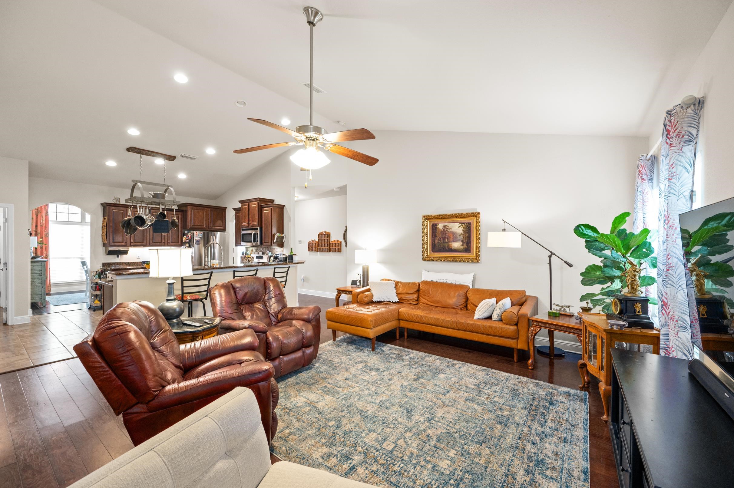23202 Dundee Circle Foley, AL 36535 - Photo 5 of 38 Living Room
