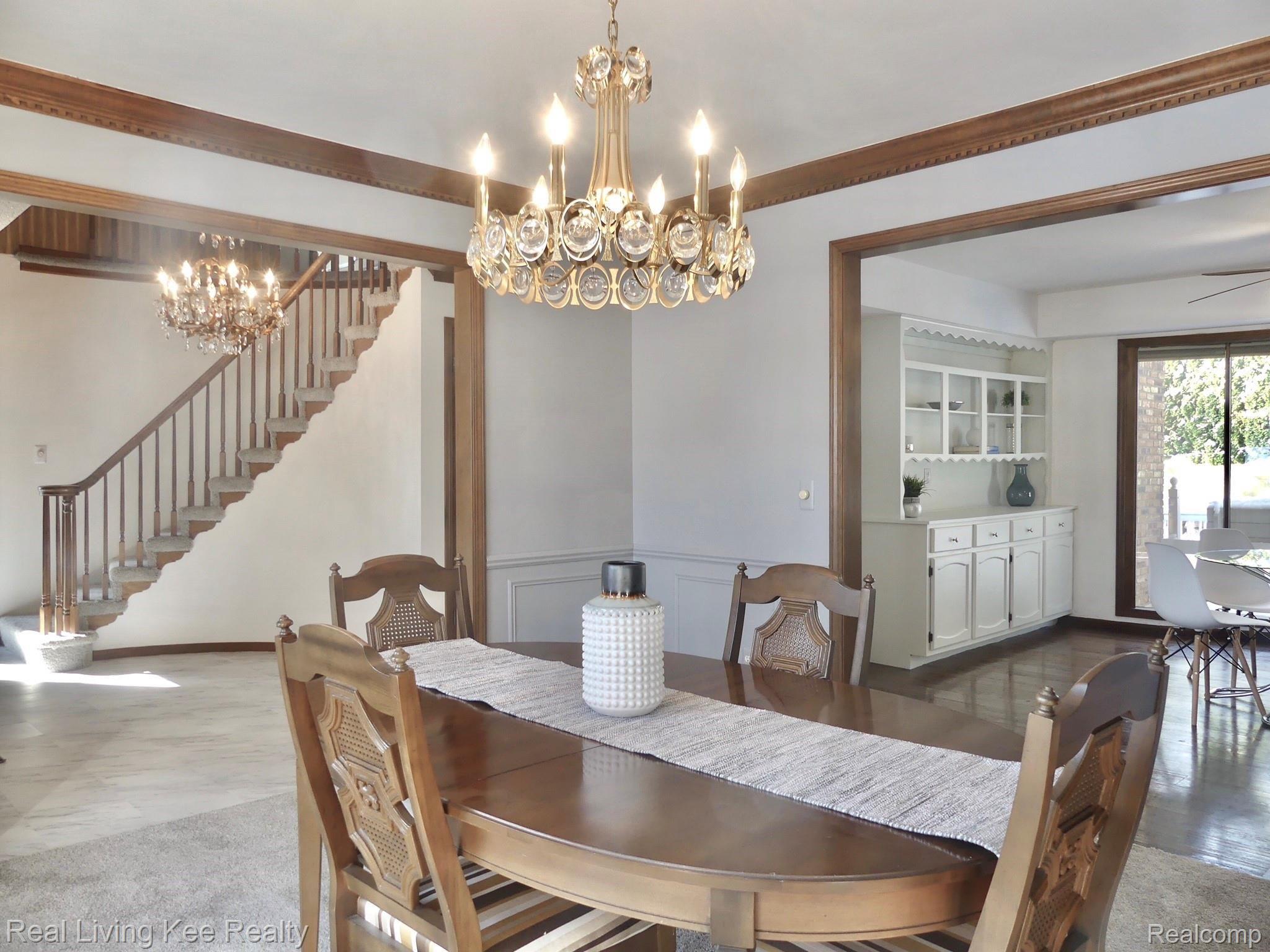 5118 Aintree Road Rochester, MI 48306 - Photo 14 of 47 Dining room off of foyer with large entrance to kitchen
