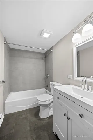 $1,850 | 312 Klein Creek Court, Unit B, Carol Stream, IL 60188