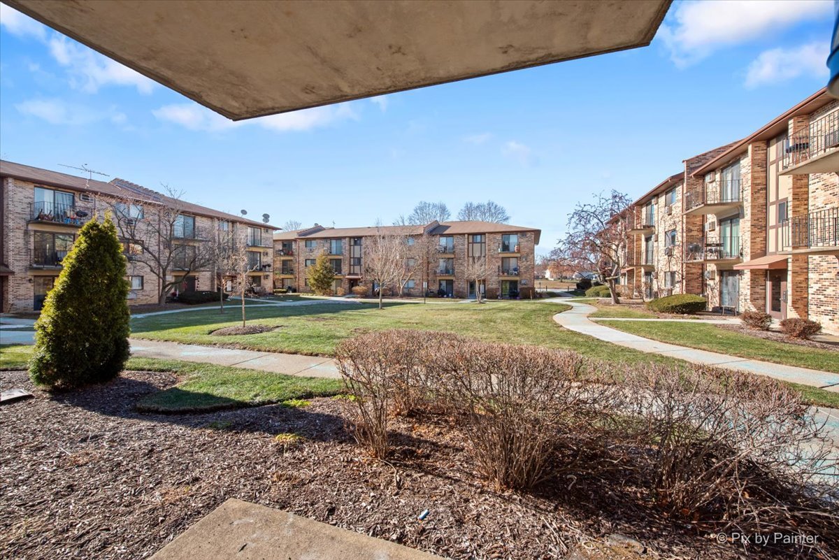 312 Klein Creek Court, Unit B Carol Stream, IL 60188 - Photo 24 of 27
