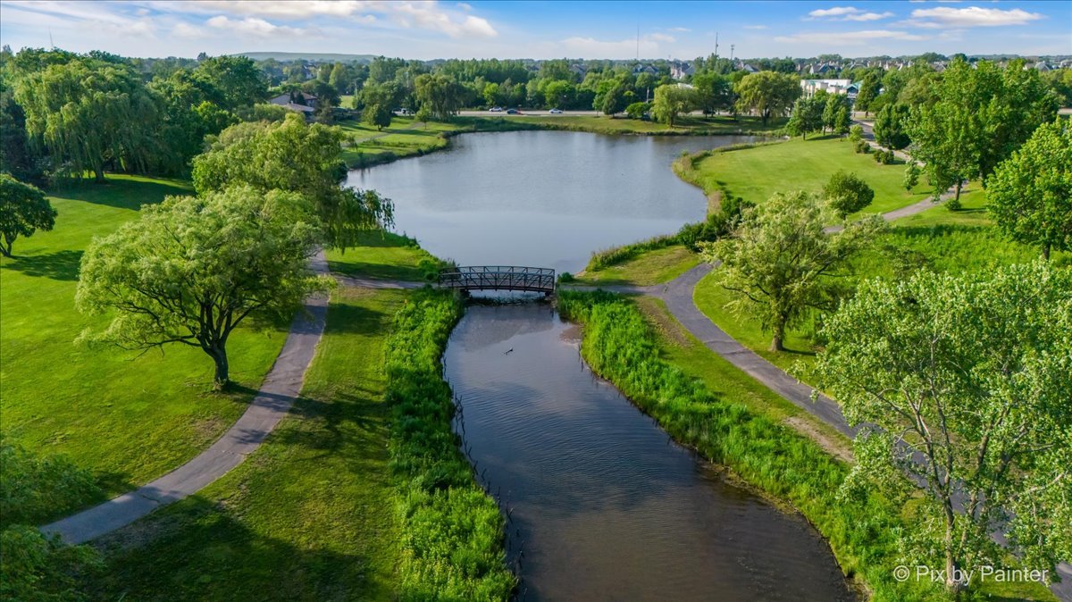 312 Klein Creek Court, Unit B Carol Stream, IL 60188 - Photo 3 of 27