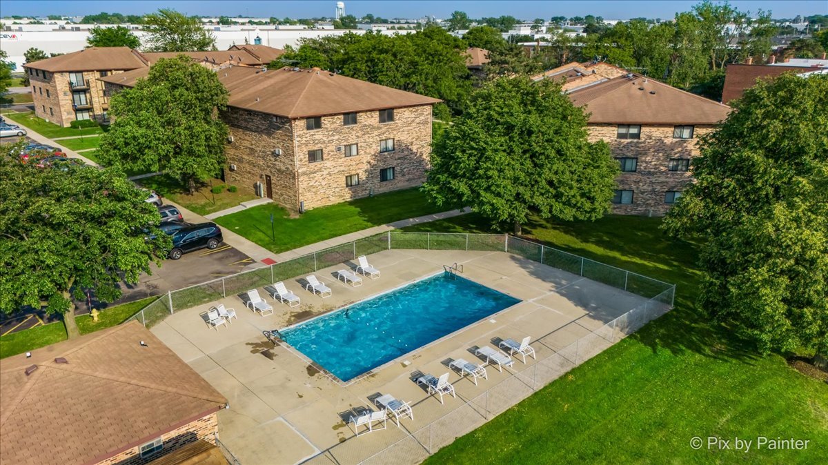 312 Klein Creek Court, Unit B Carol Stream, IL 60188 - Photo 4 of 27