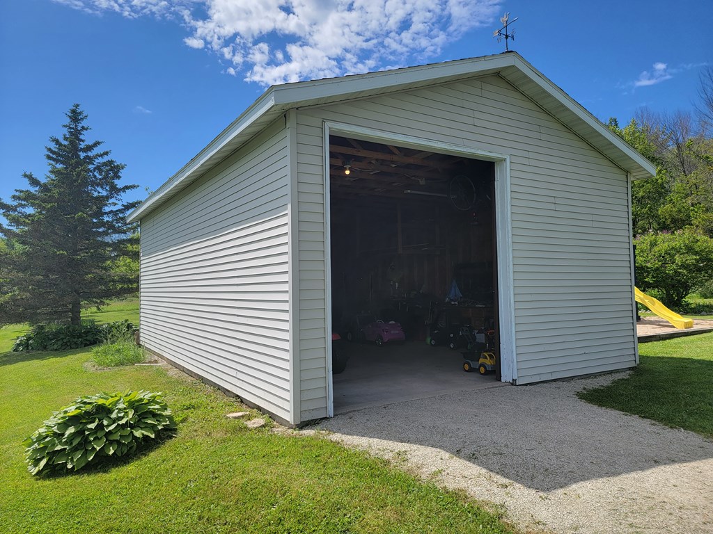 2125 Stone Road Sturgeon Bay, WI 54235 - Photo 28 of 29 Gallery Image 28