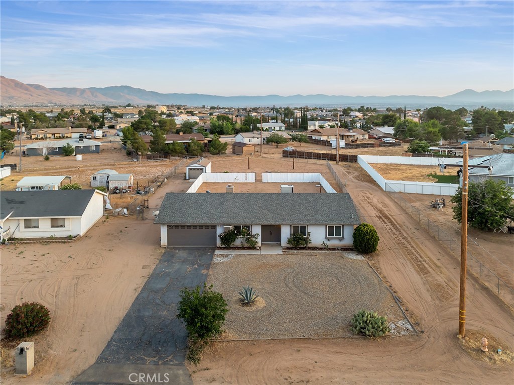 10966 Neola Road Apple Valley, CA 92308 - Photo 2 of 30
