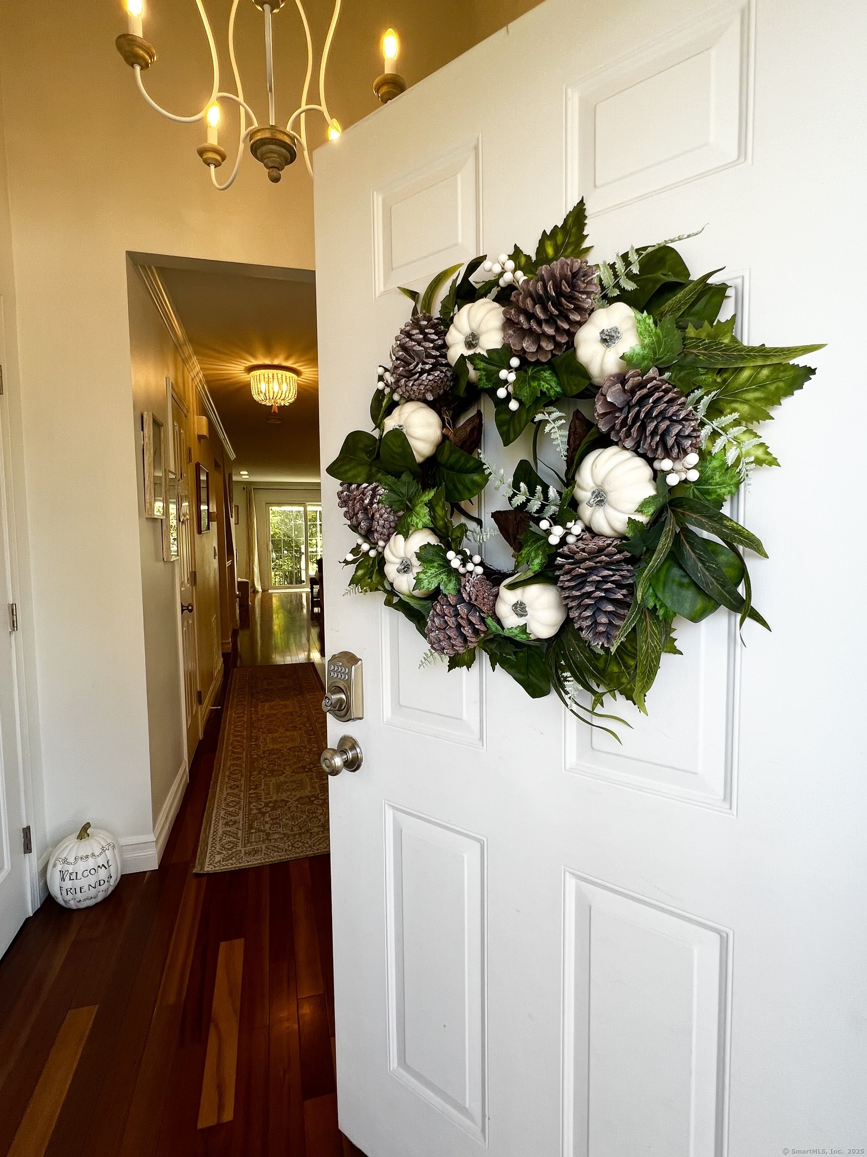 751 Long Hill Road, Unit C Middletown, CT 06457 - Photo 2 of 30 a vase of flowers sitting on a table