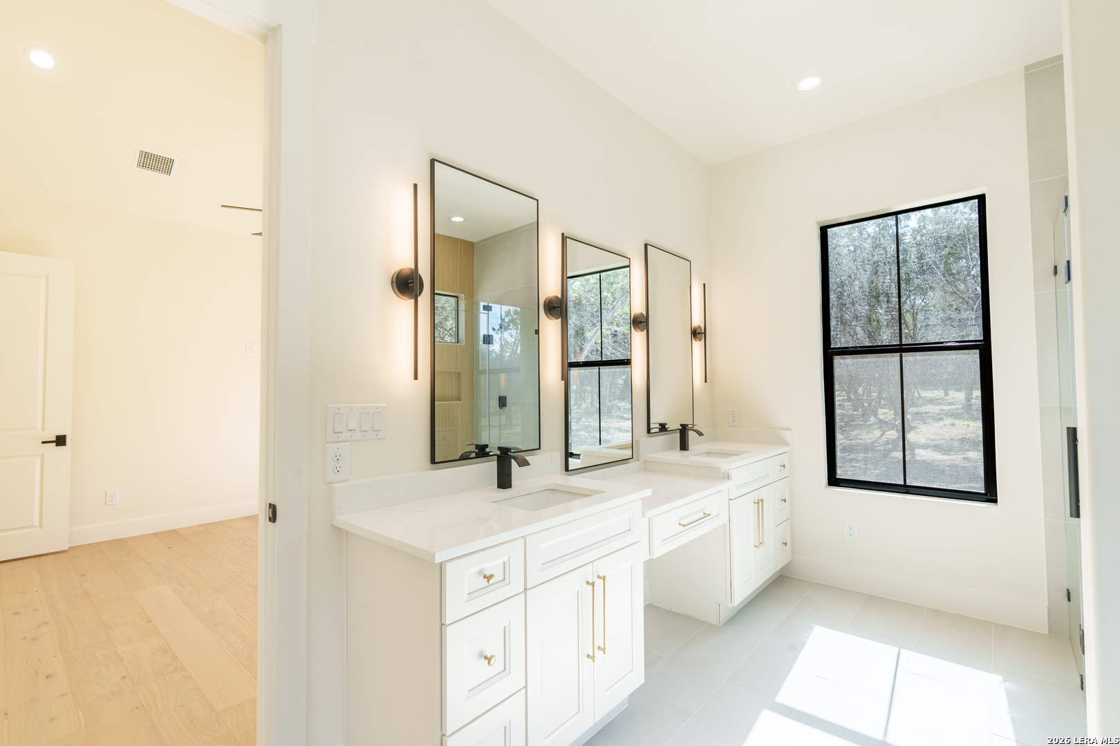 129 Aermotor Lane Boerne, TX 78006 - Photo 13 of 25