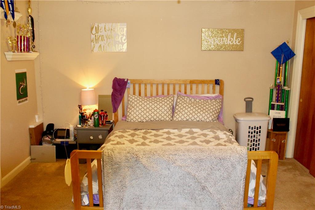 204 Perry Road Jamestown, NC 27282 - Photo 12 of 20 Gallery Image 12