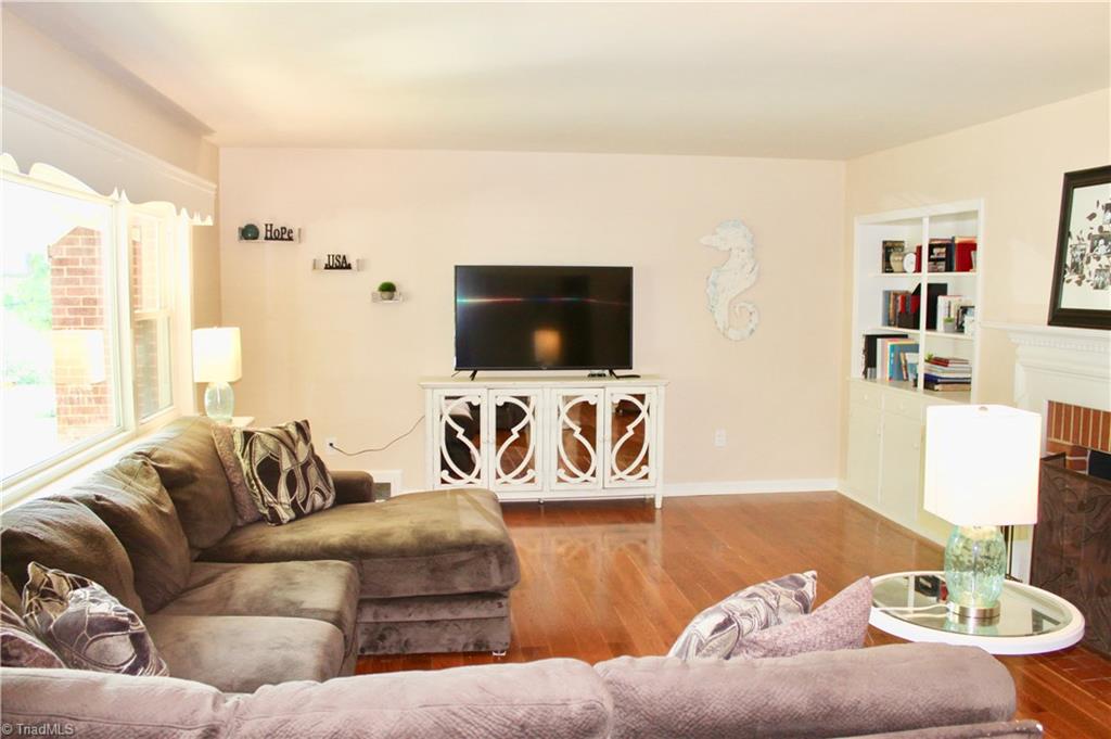 204 Perry Road Jamestown, NC 27282 - Photo 7 of 20 Gallery Image 7