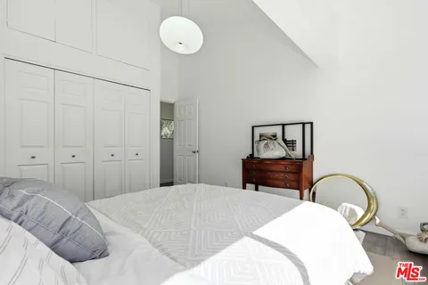 $2,629,000 | 2350 Benedict Canyon Drive, Beverly Hills, CA 90210