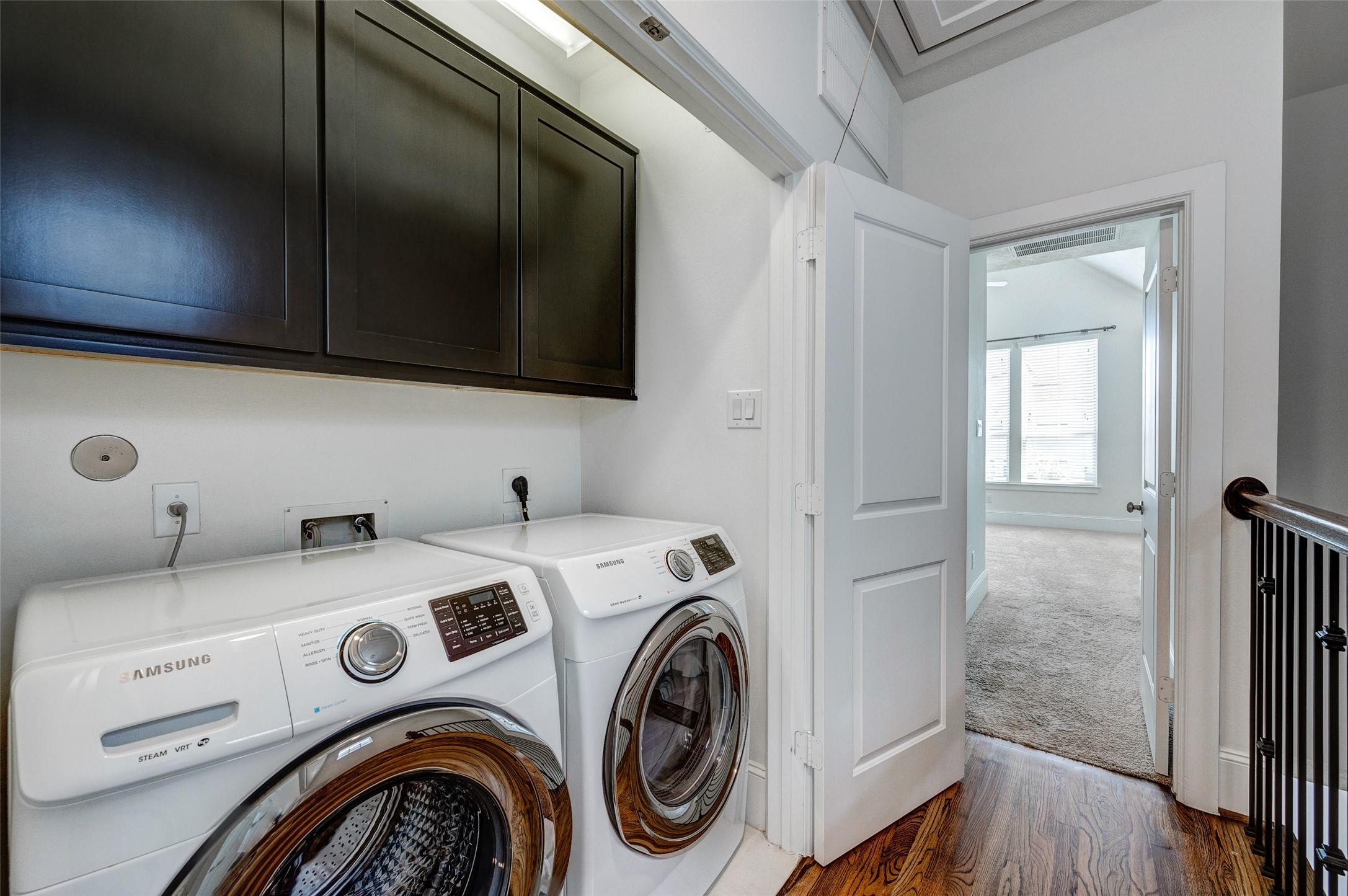 1413 Patterson Street Houston, TX 77007 - Photo 32 of 37 Washer and dryer included
