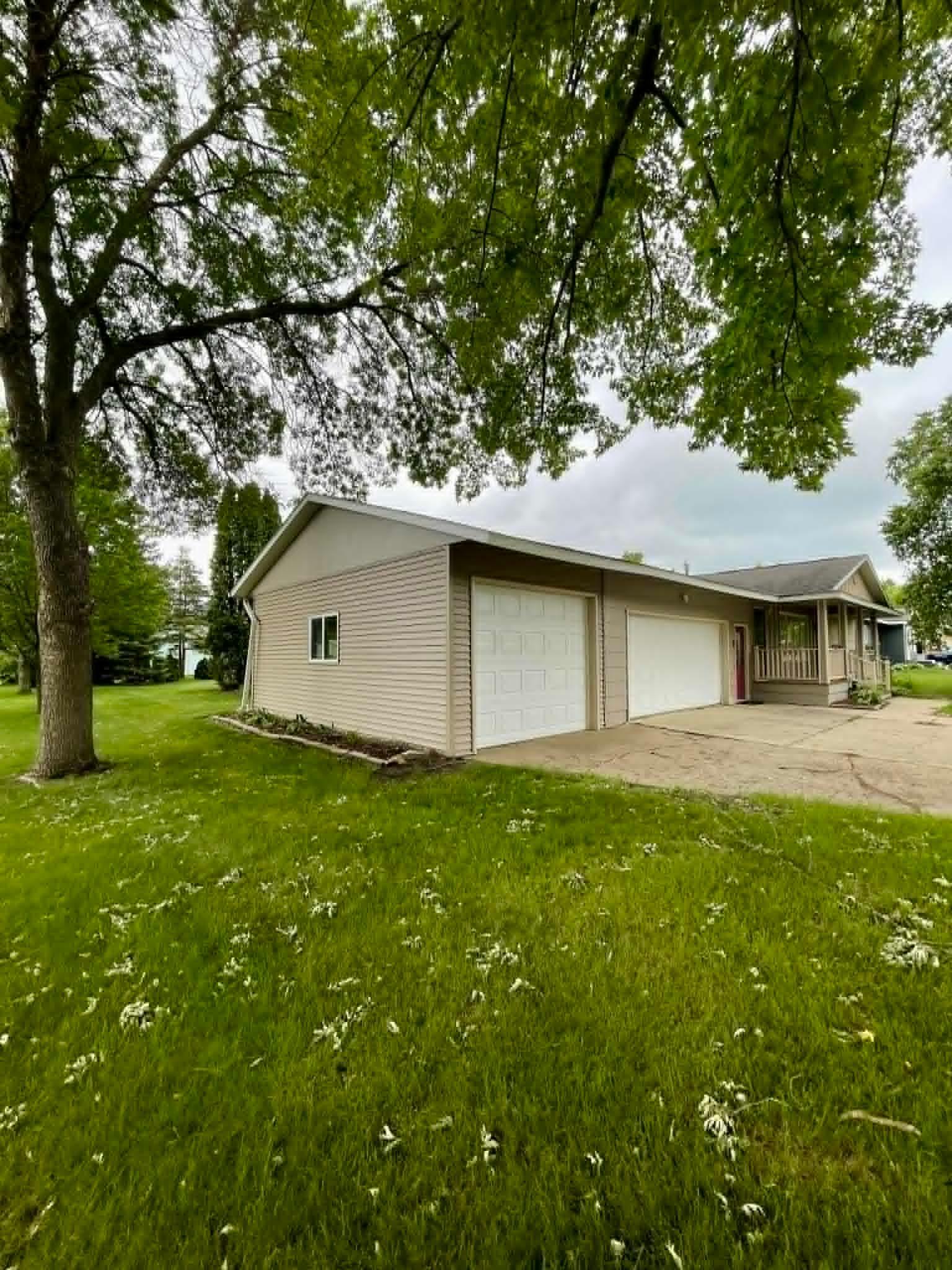 1006 10th Street Southwest Wadena, MN 56482 - Photo 4 of 59