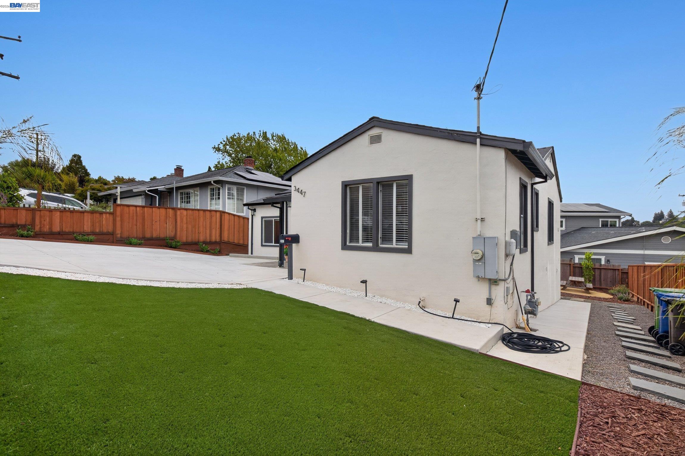 3447 Seven Hills Road Castro Valley, CA 94546 - Photo 2 of 31