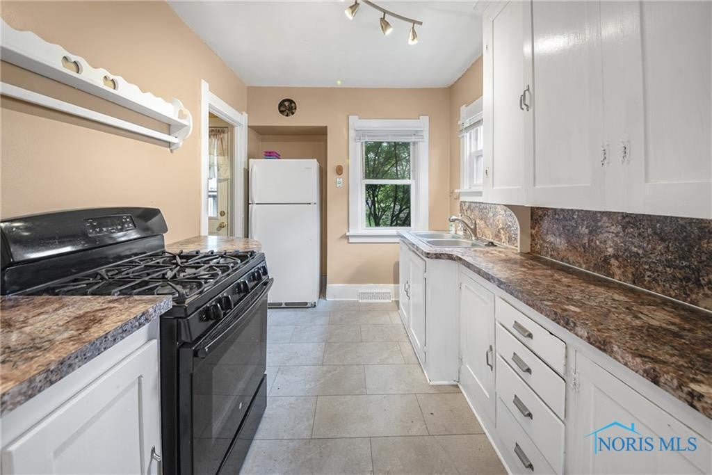 1722 Mansfield Road Toledo, OH 43613 - Photo 9 of 21 Gallery Image 9